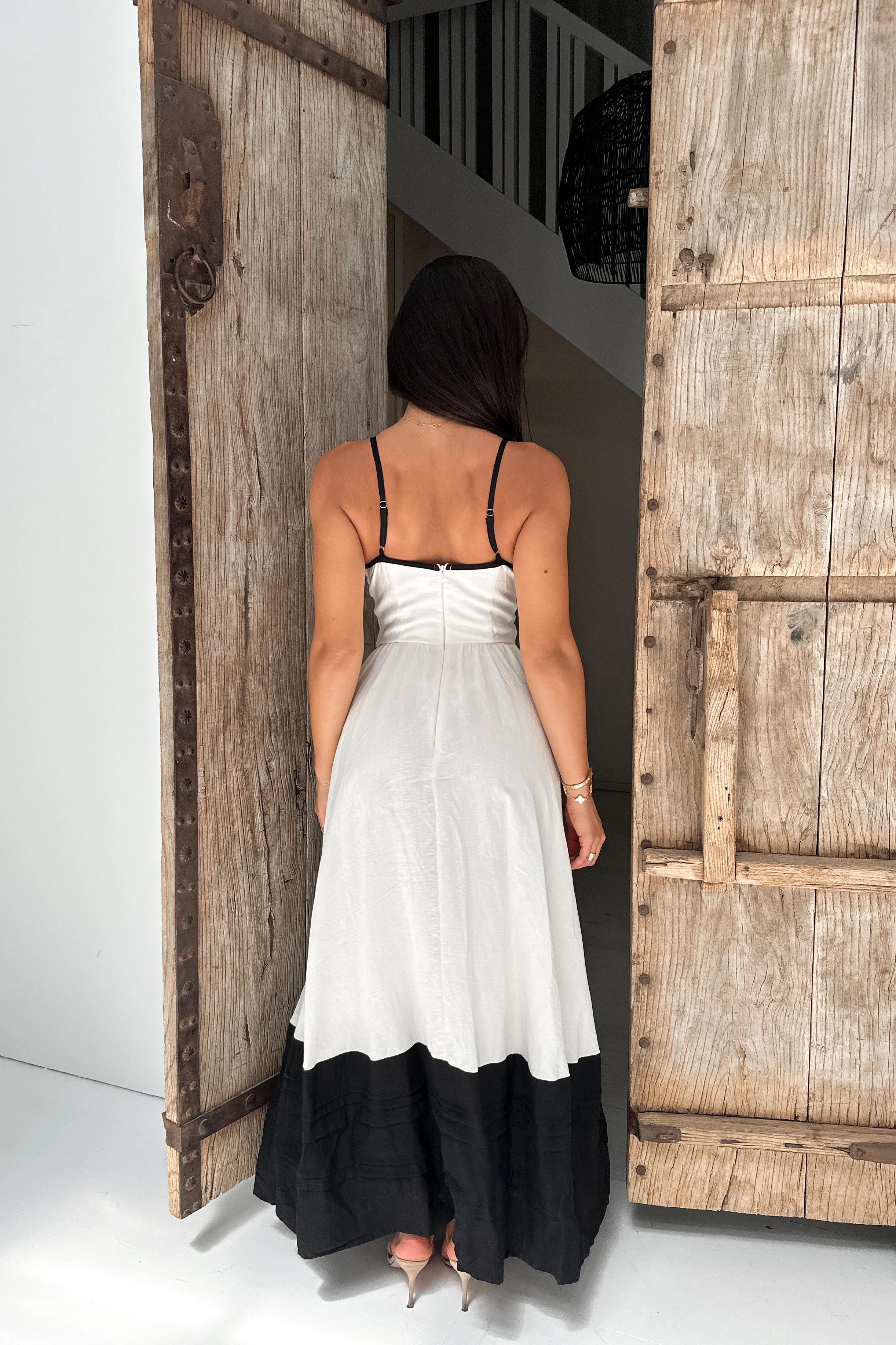 Elegant Two-Tone Maxi Dress